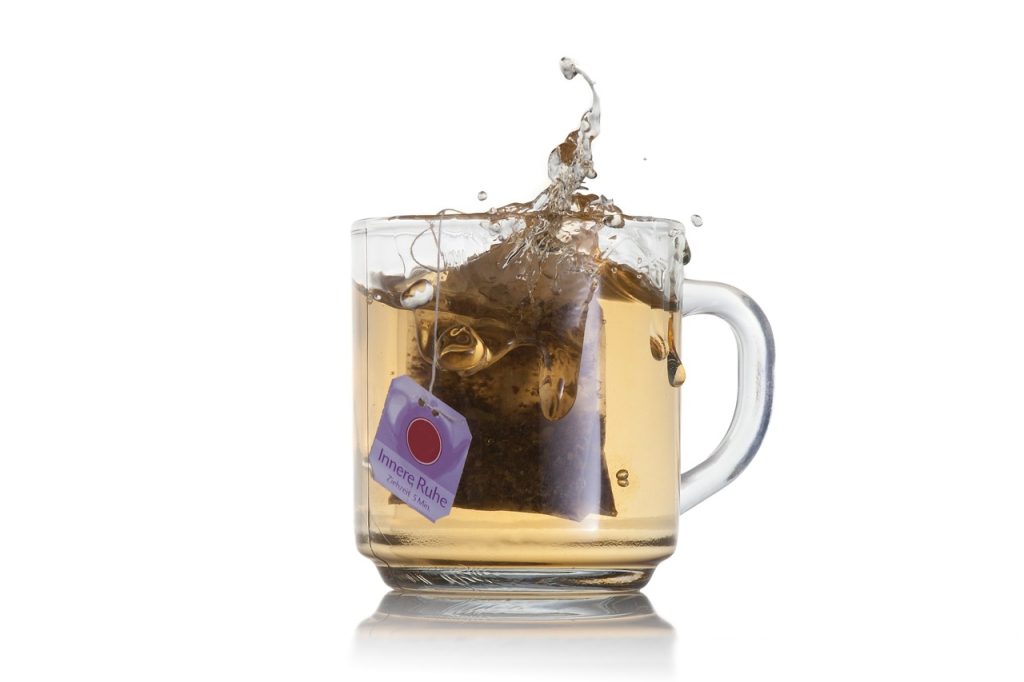 splash, tea, drink, cup, to drink tea, teacup, hot drink, glass, tea cup, porcelain, herbal tea, mixture, enjoy, tea blend, fruit tea, still life, teabag, enjoyment, tea time-2565655.jpg
